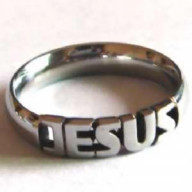 Jesus, vyrezaný nápis - prsteň z chirurgickej ocele (PR70)