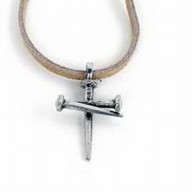 Trojklincový krížik - semišový náhrdelník (NH70)